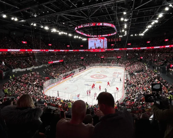 Смотрите плей-офф в ресторане Арена 